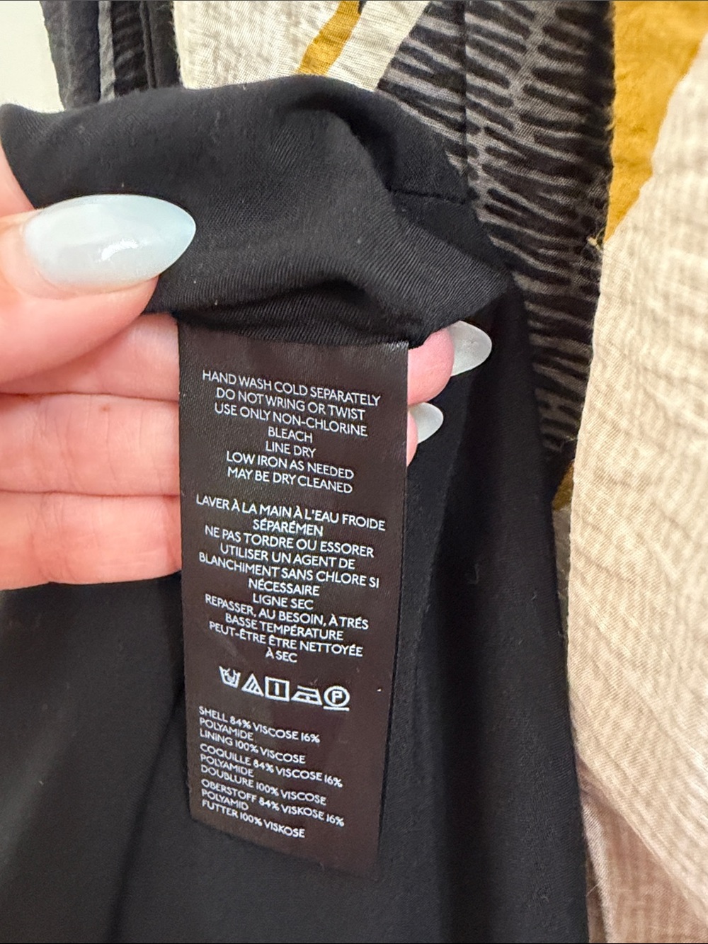 Elegant Black and Gold Maxi Dress - Picture 8 of 8